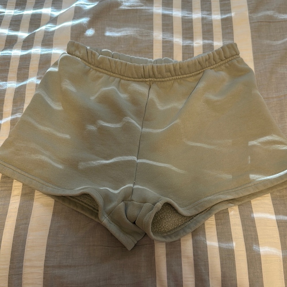 Aritzia comfy shorts, sage green, XS